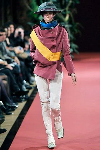 Look 16